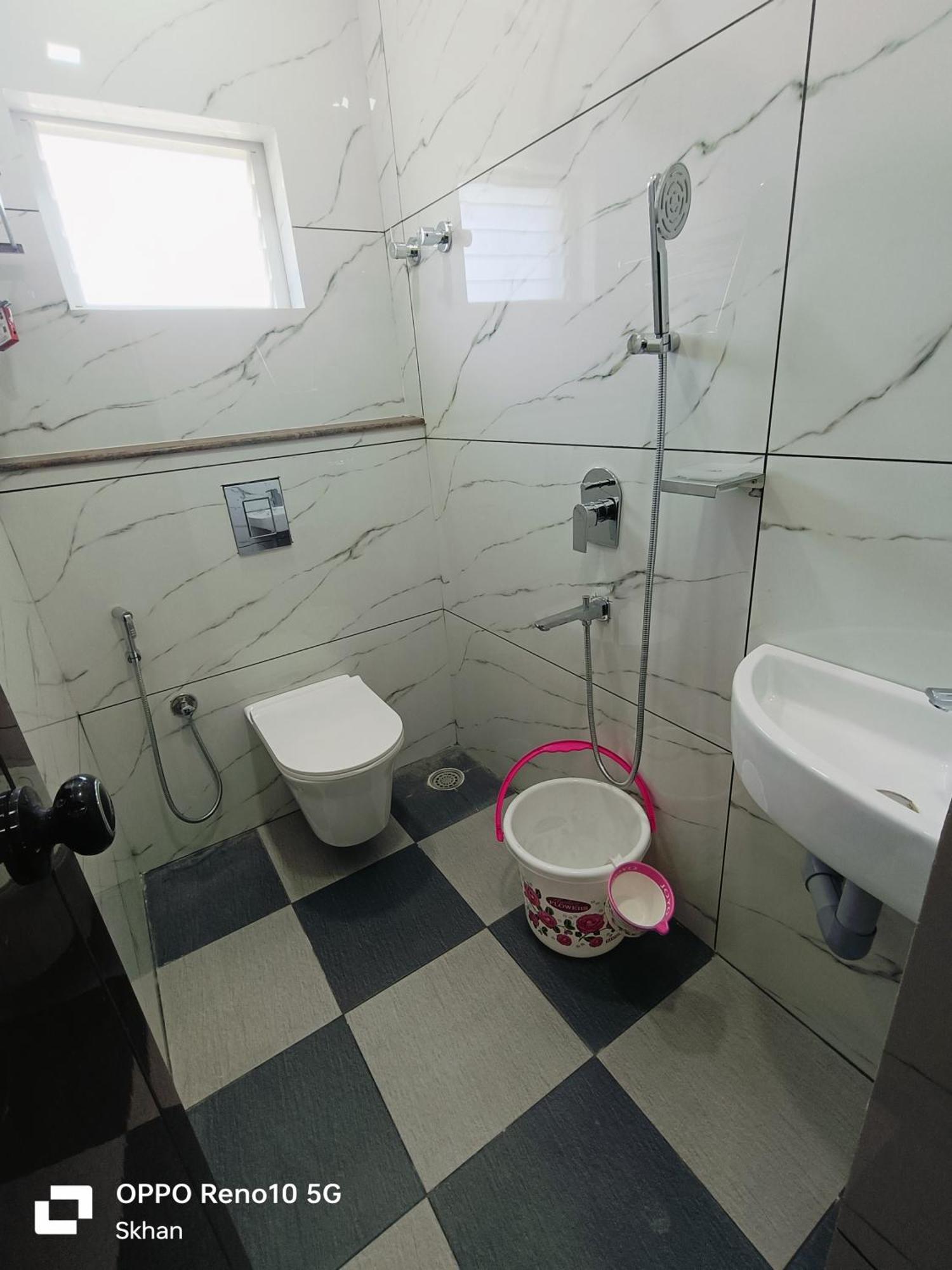 Golden Residency Hotel กูชาลนาการ์ ภายนอก รูปภาพ